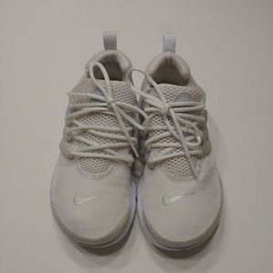 Girl's Nike prestos